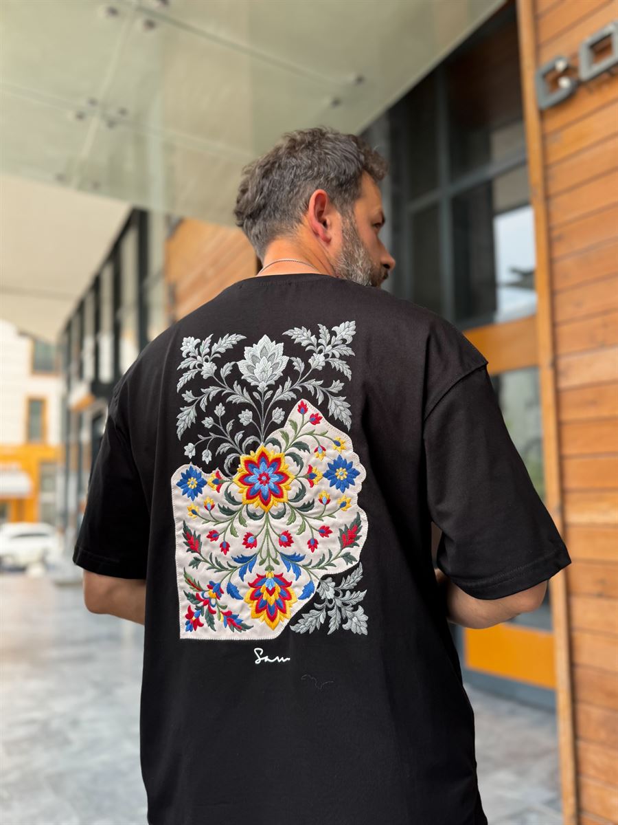 Black Oversize T-Shirt with Back Floral Embroidery
